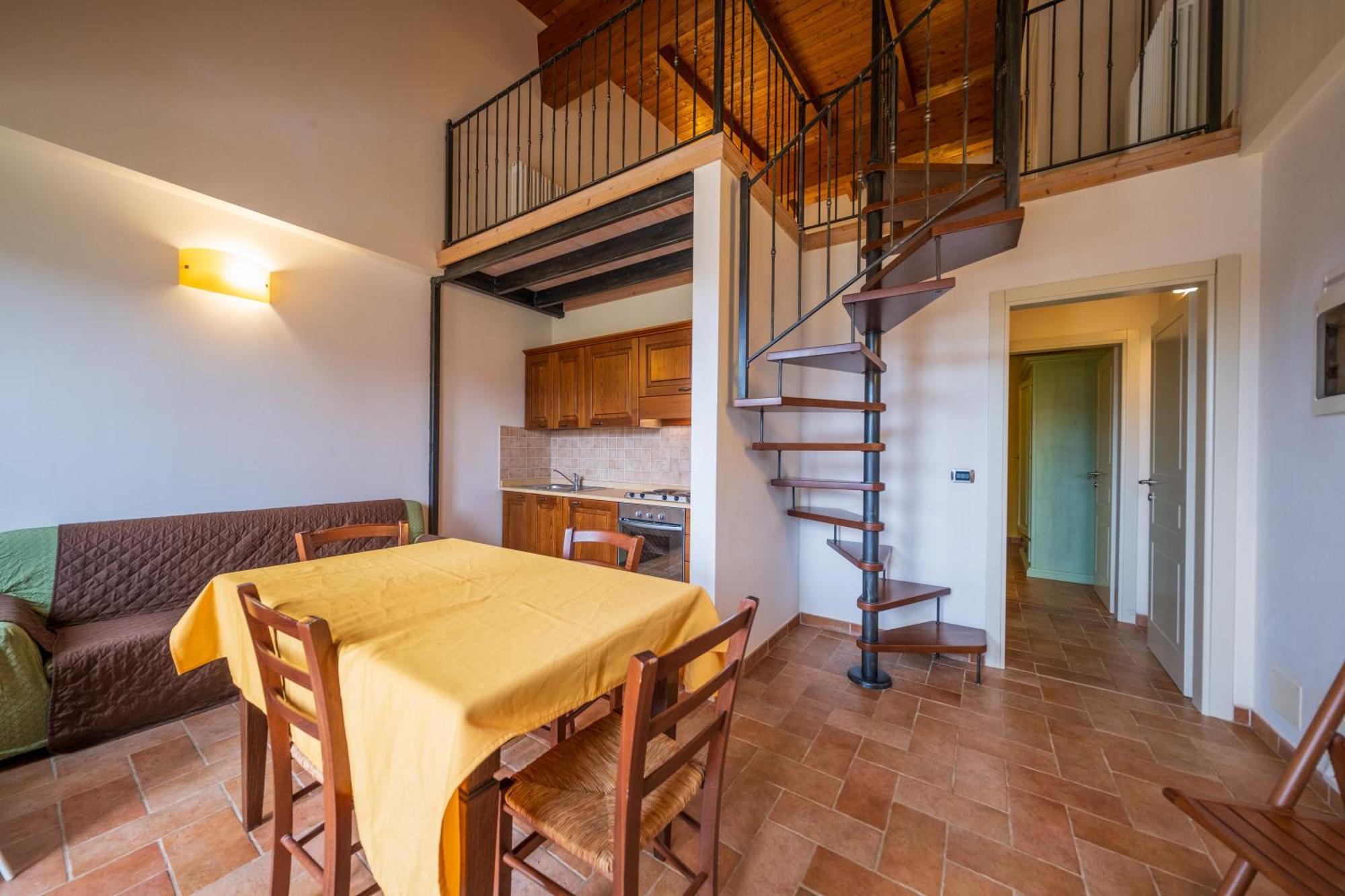 Agriturismo Borgo Biaia Camporgiano エクステリア 写真