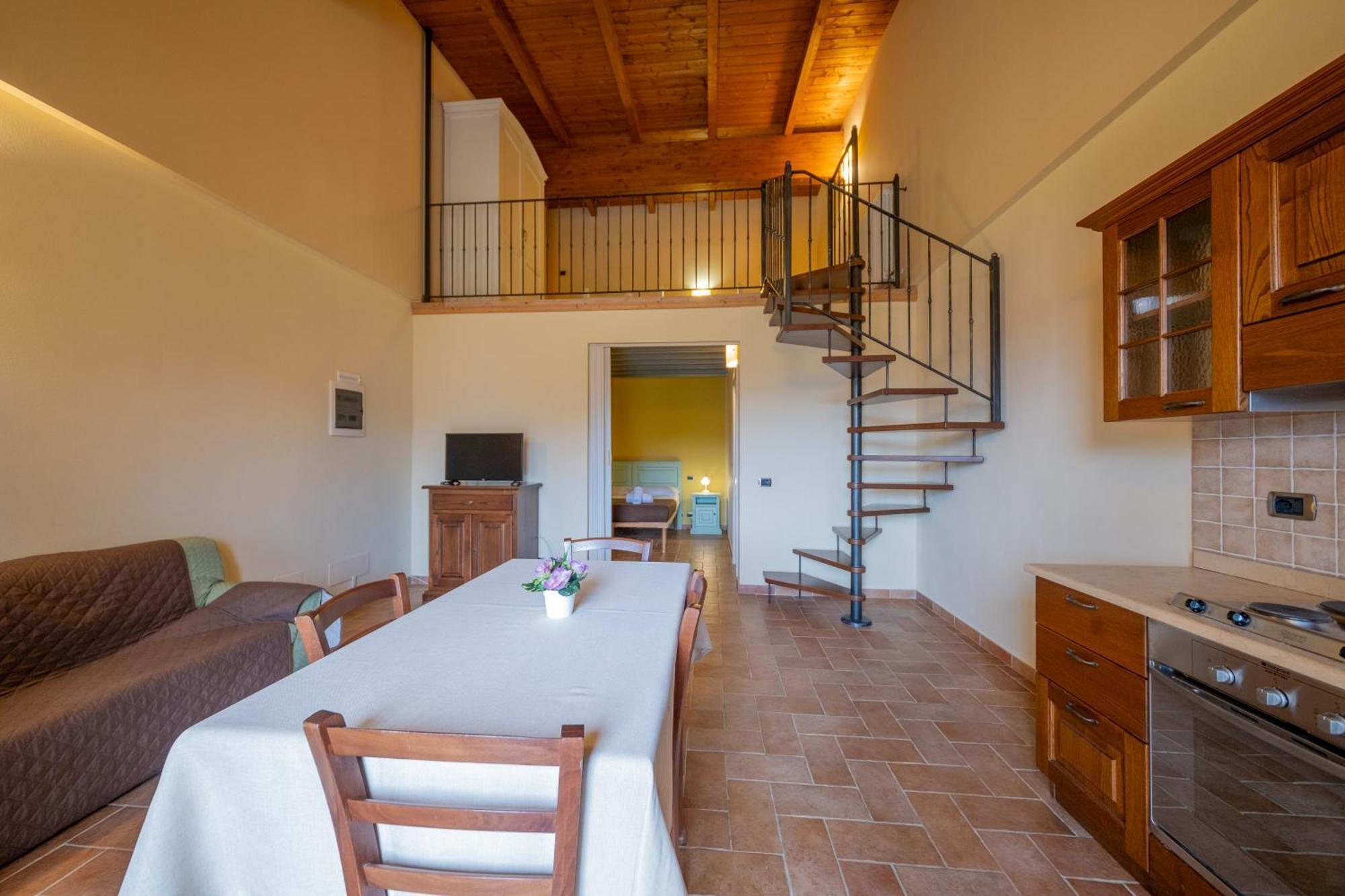 Agriturismo Borgo Biaia Camporgiano エクステリア 写真