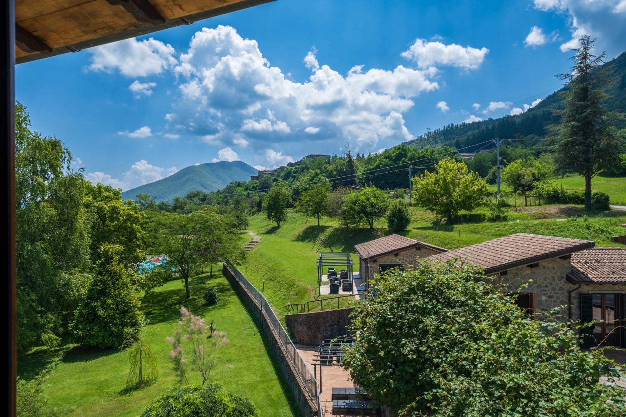 Agriturismo Borgo Biaia Camporgiano エクステリア 写真