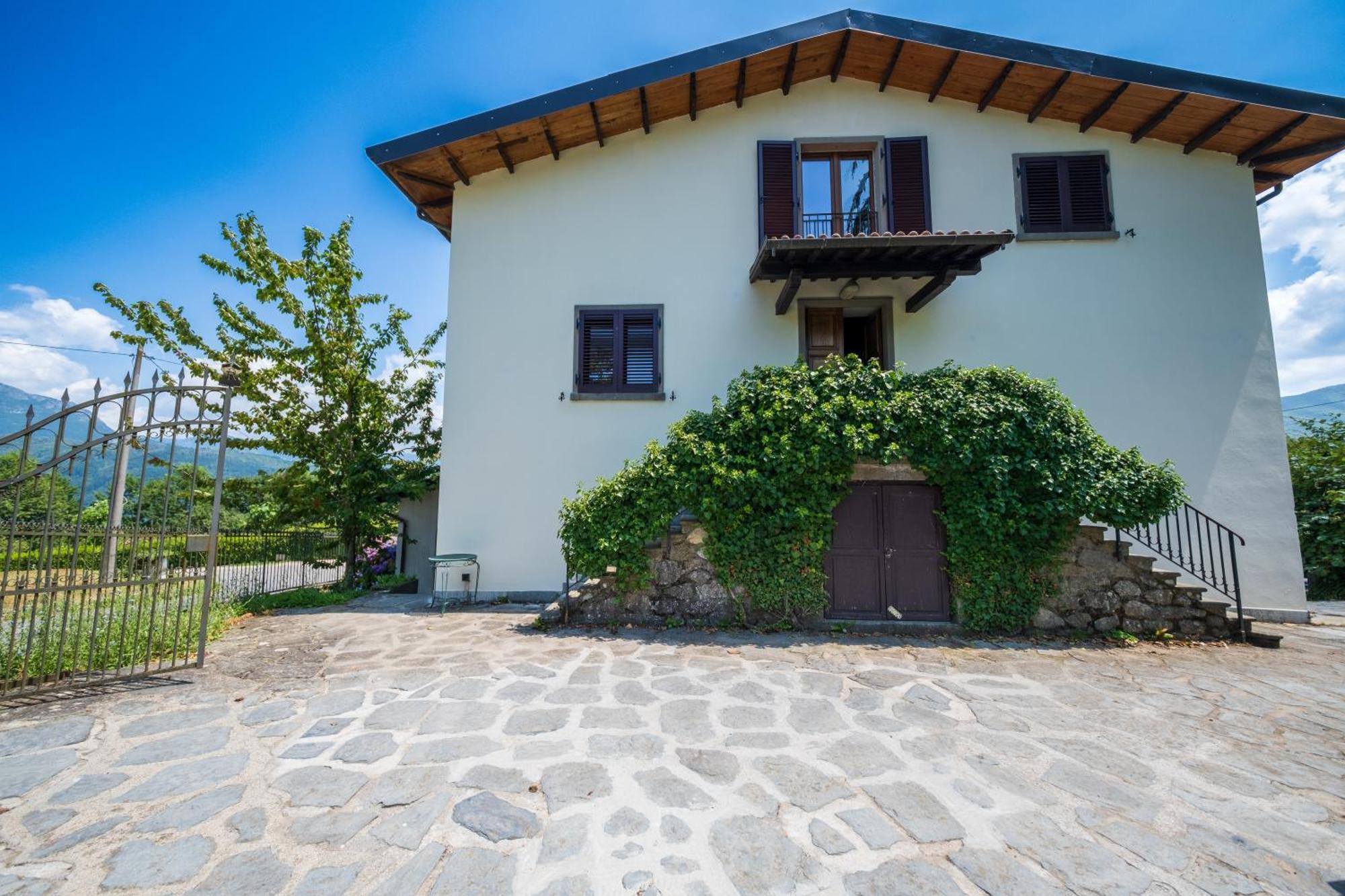 Agriturismo Borgo Biaia Camporgiano エクステリア 写真